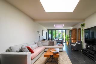 Gerenoveerde, instapklare woning met 3 slaapkamers, tuin en garage Mooi, gerenoveerde woning die voldoet aan de hedendaagse normen. Deze woning is...