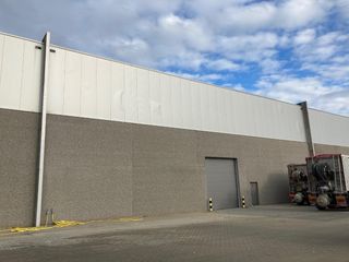 Goed onderhouden industriegebouw gelegen op het bedrijventerrein ( Tongeren Oost) te Tongeren.Het hoofdgebouw heeft een oppervlakte van ongeveer...