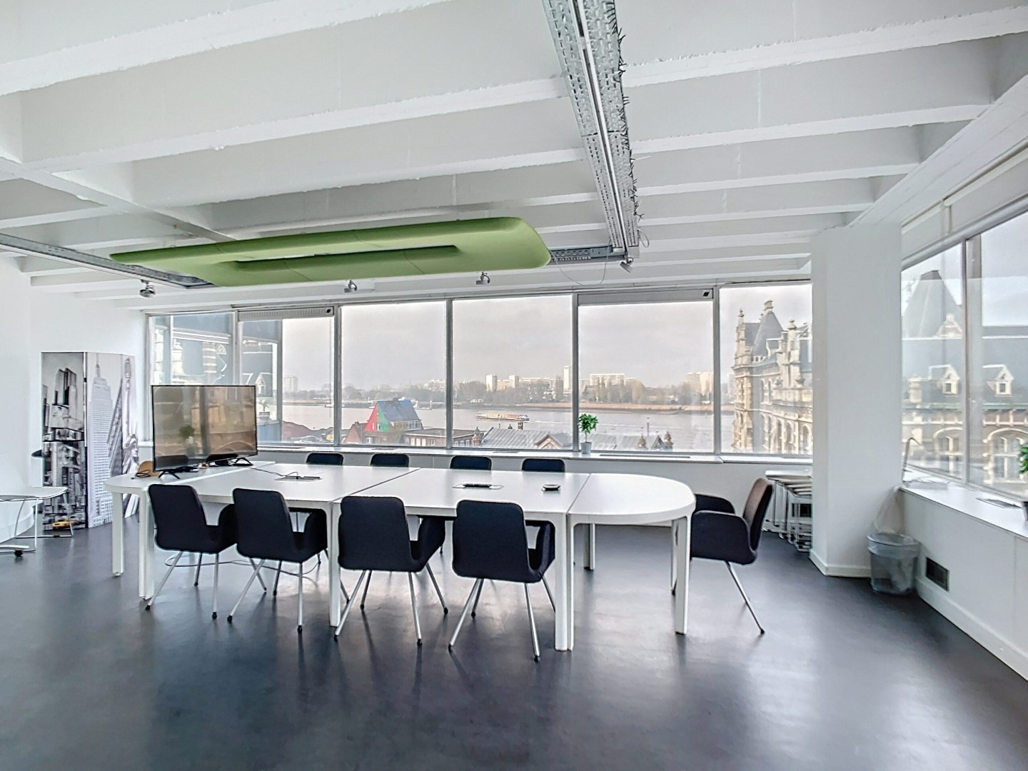 Commercial for rent in Antwerp - photo 2