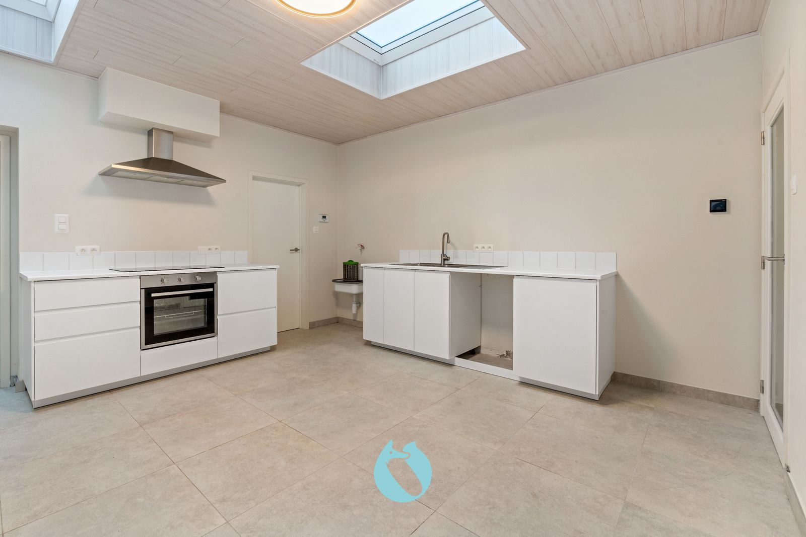 Deze woning combineert authenticiteit en comfort, een locatie die alles binnen handbereik biedt. - foto 5