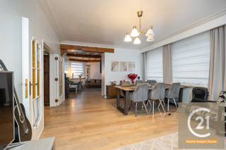 Ontdek dit uitzonderlijk ruime appartement op de eerste verdieping, ideaal voor wie op zoek is naar comfort, licht en veel leefruimte. Met zijn...