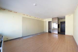 Res. Greenhouse.<br />Ontdek dit te renoveren studio-appartement op de Dumortierlaan, met een prachtig uitzicht op het pittoreske Driehoeksplein geniet u van een unieke leefomgeving op een van de meest geliefde locaties aan de kust. Aparte keuken en badkamer. <br />De studio maakt deel uit van een gebouw met een volledig gerenoveerde voorgevel. Een uitzonderlijke kans voor wie op zoek is naar een renovatieproject of weekendverblijf in Knokke-Heist.<br />Ref. A720 