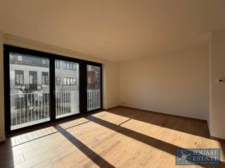 Square Estate presenteert u deze prachtige studio van ongeveer 40 m² op de eerste verdieping van een klein appartementencomplex in de buurt...