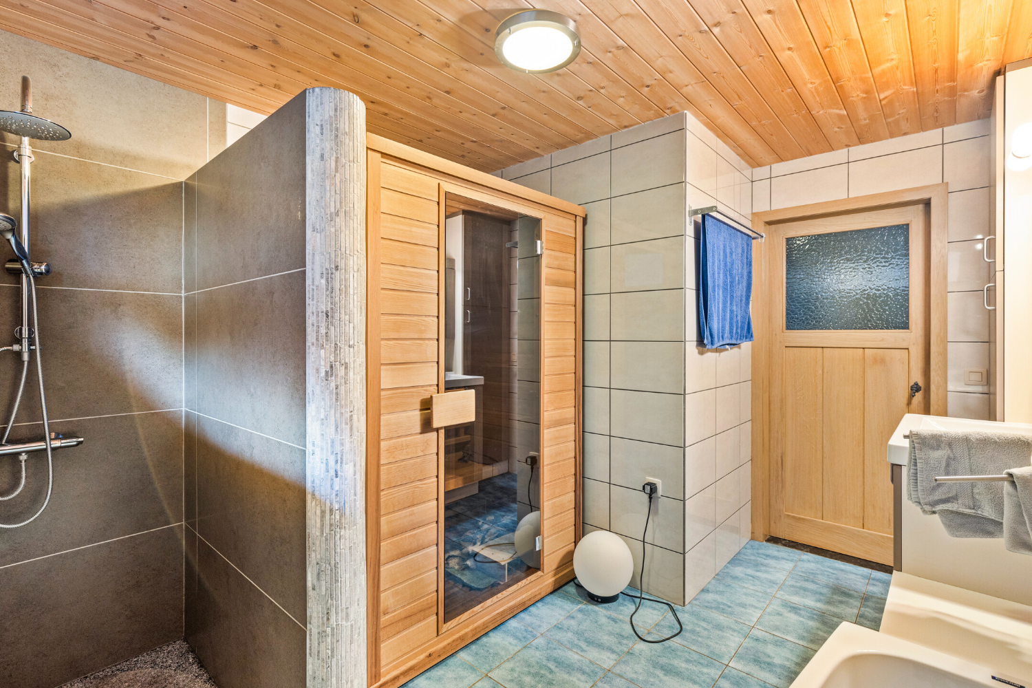 Karaktervolle en zeer ruime woning met Gîte en Chambre d’Hôtes - foto 5