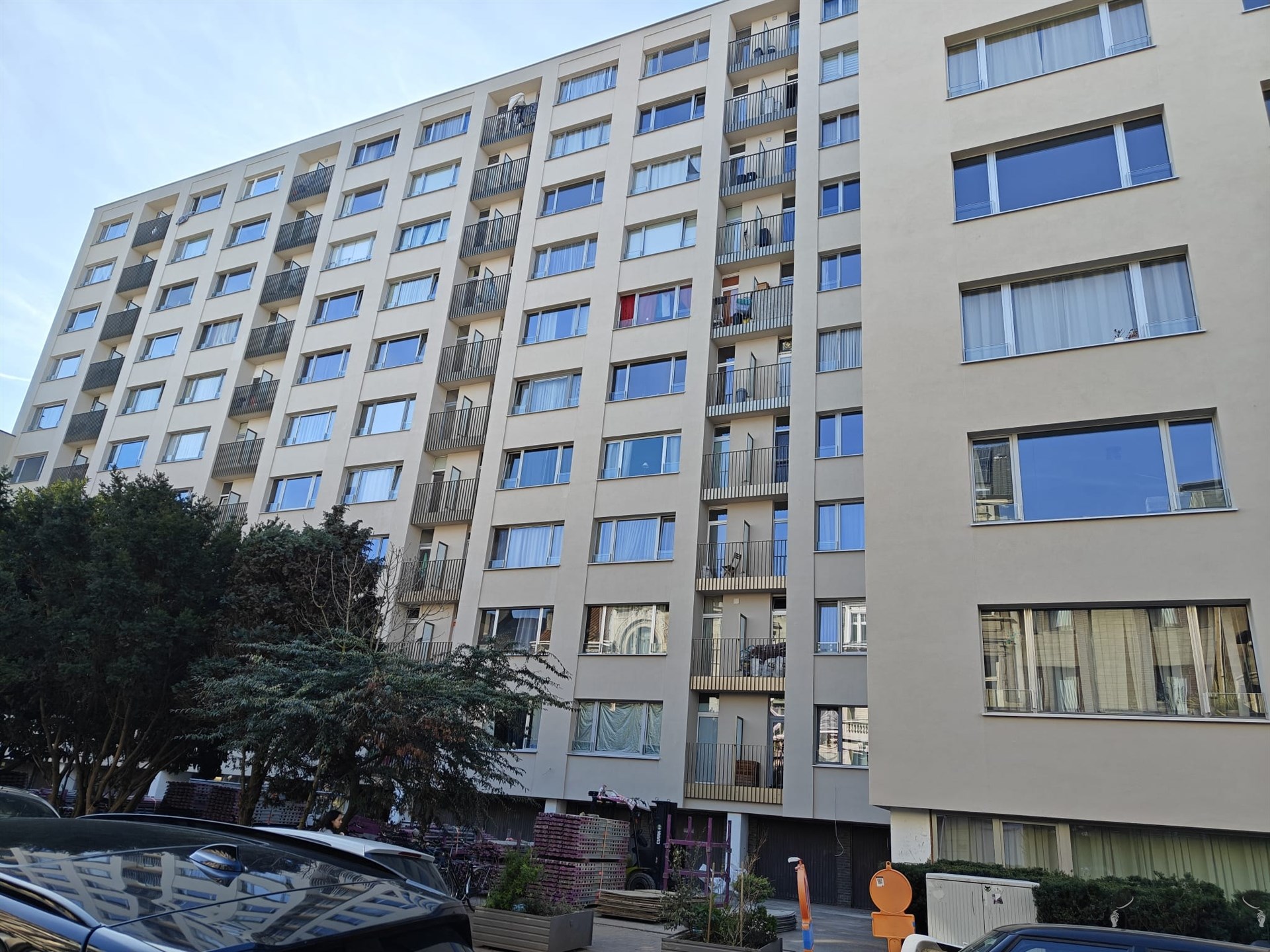 Autostaanplaats in kelderverdieping van een appartementsgebouw - foto 4