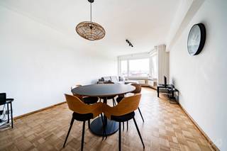We Invest Luik en Lucas bieden u dit mooie appartement te koop aan, gelegen op de 5de verdieping van een gunstig gelegen gebouw, vlakbij...