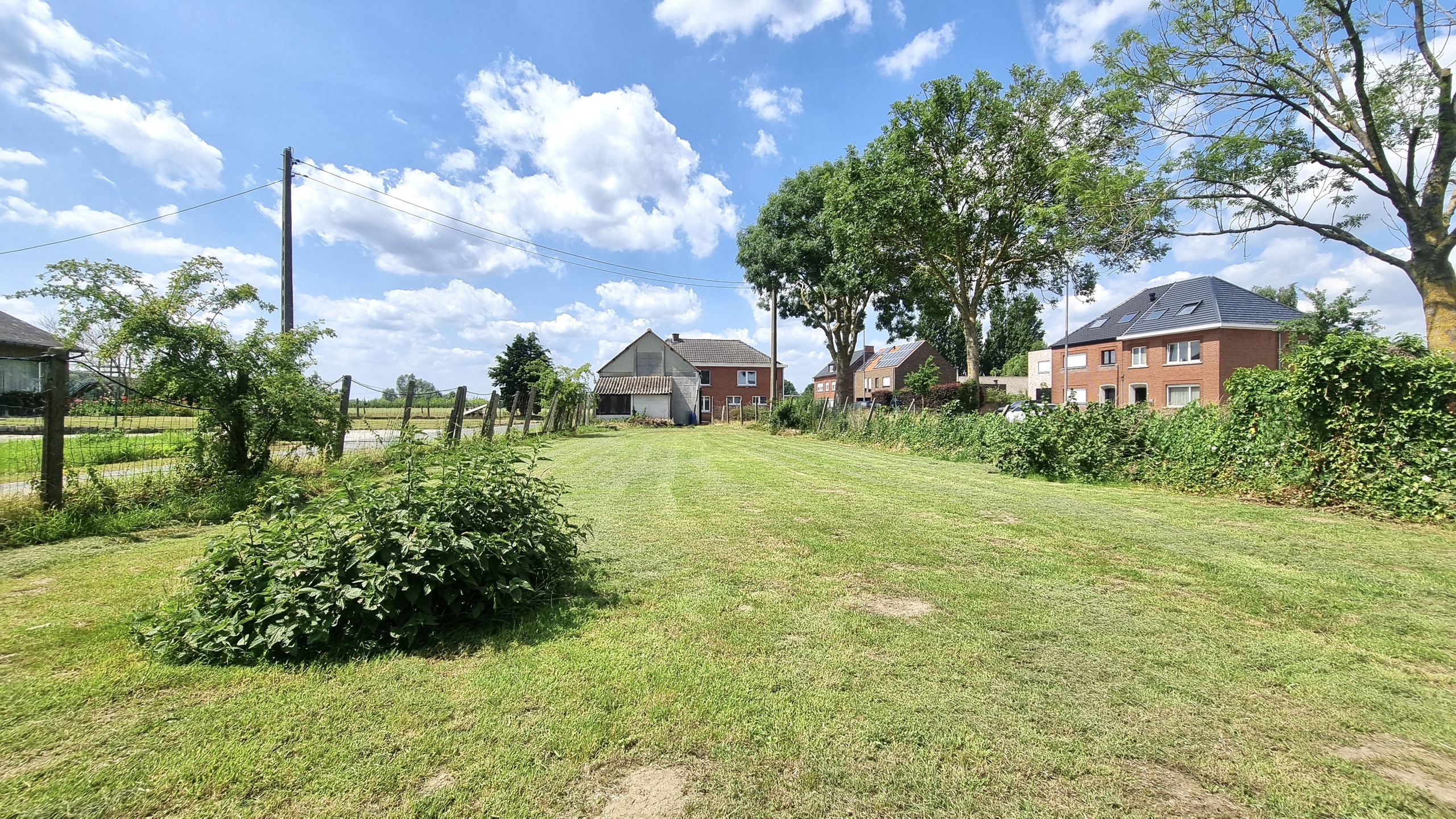 Goedgelegen te renoveren woning met ATELIER en TUIN.  - foto 2