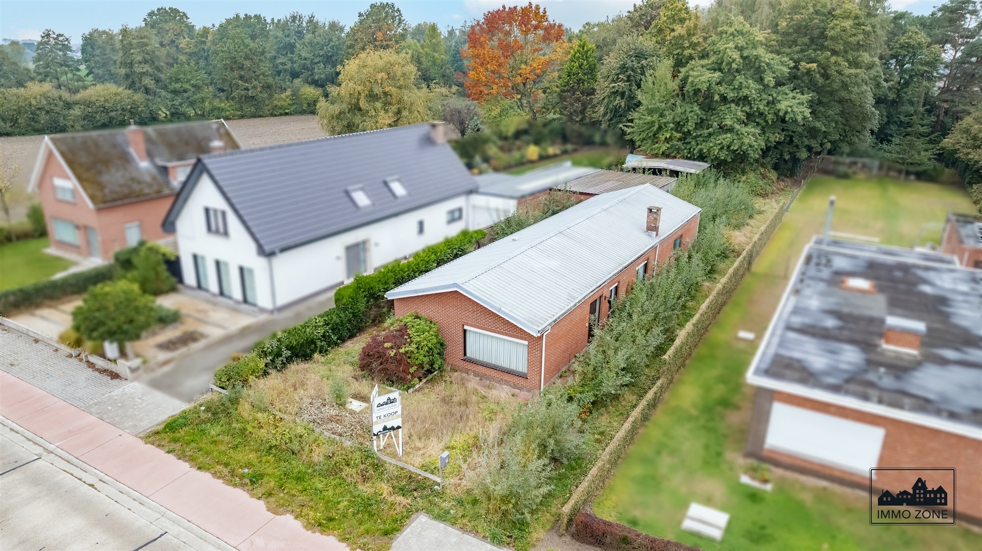 bungalow op goede locatie met 1353 m² grond - foto 1