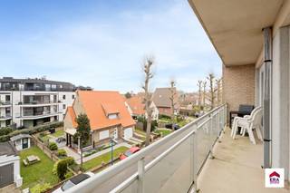 Te koop: verzorgd appartement in Koksijde, centraal maar toch rustig gelegen, met een ruim terras en mooi open zicht. Dit appartement, gebouwd in...