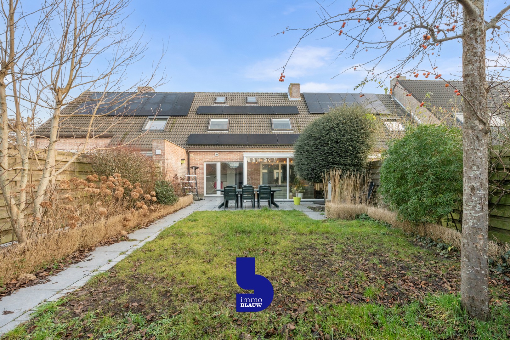 Ruime instapklare woning met zonnige tuin en een garage in Oostende (Stene) - foto 2