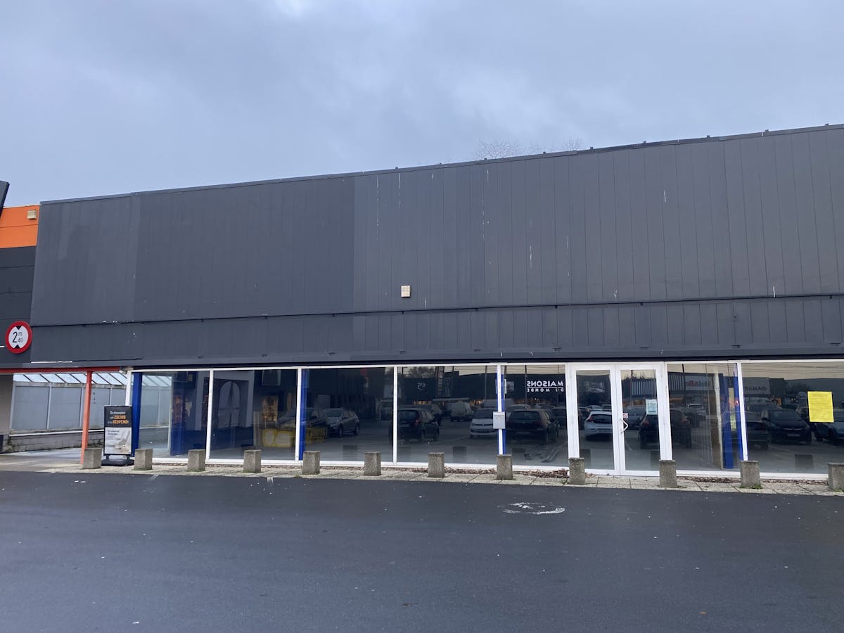 Magasin d'athlétisme d'environ 431 m² le long de la Brugsesteenweg Roeselare - photo 2