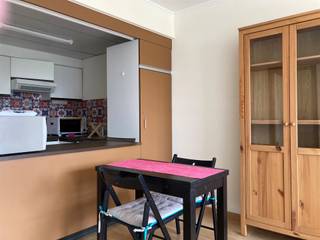 Mooi gemeubeld appartement/studio op de 8ste verdieping. Inkomhal met vestiaire hoek en apart toilet. Prachtige lichtrijk living met open keuken...