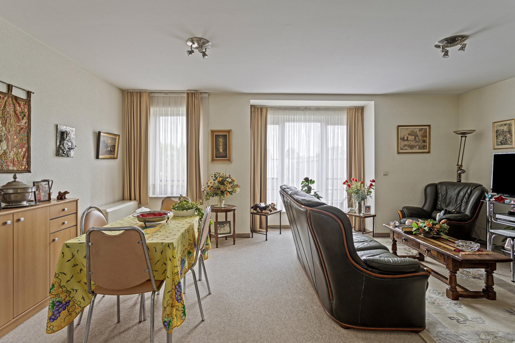 Apartment for sale in Schaerbeek with 1 bedroom - photo 1