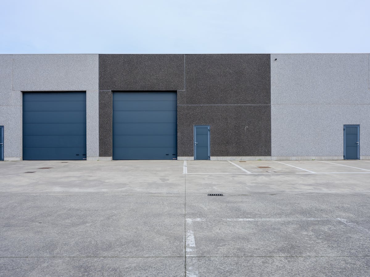 Centrally located new warehouse in Zwevezele - photo 1