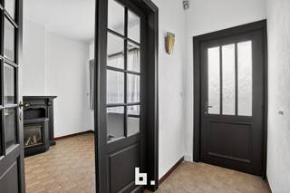 Algemeen bezoekmoment op zaterdag 6 december 2025 van 08u30 - 09u30 // Reservatie verplichtOntdek deze charmante woning op een centrale ligging in de...