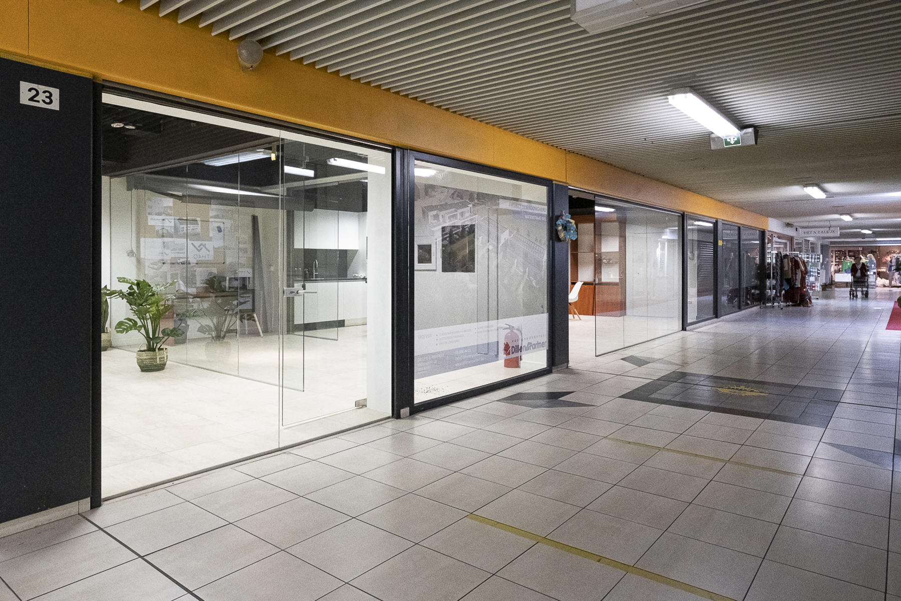 Commercial à louer à Wilrijk - photo 1