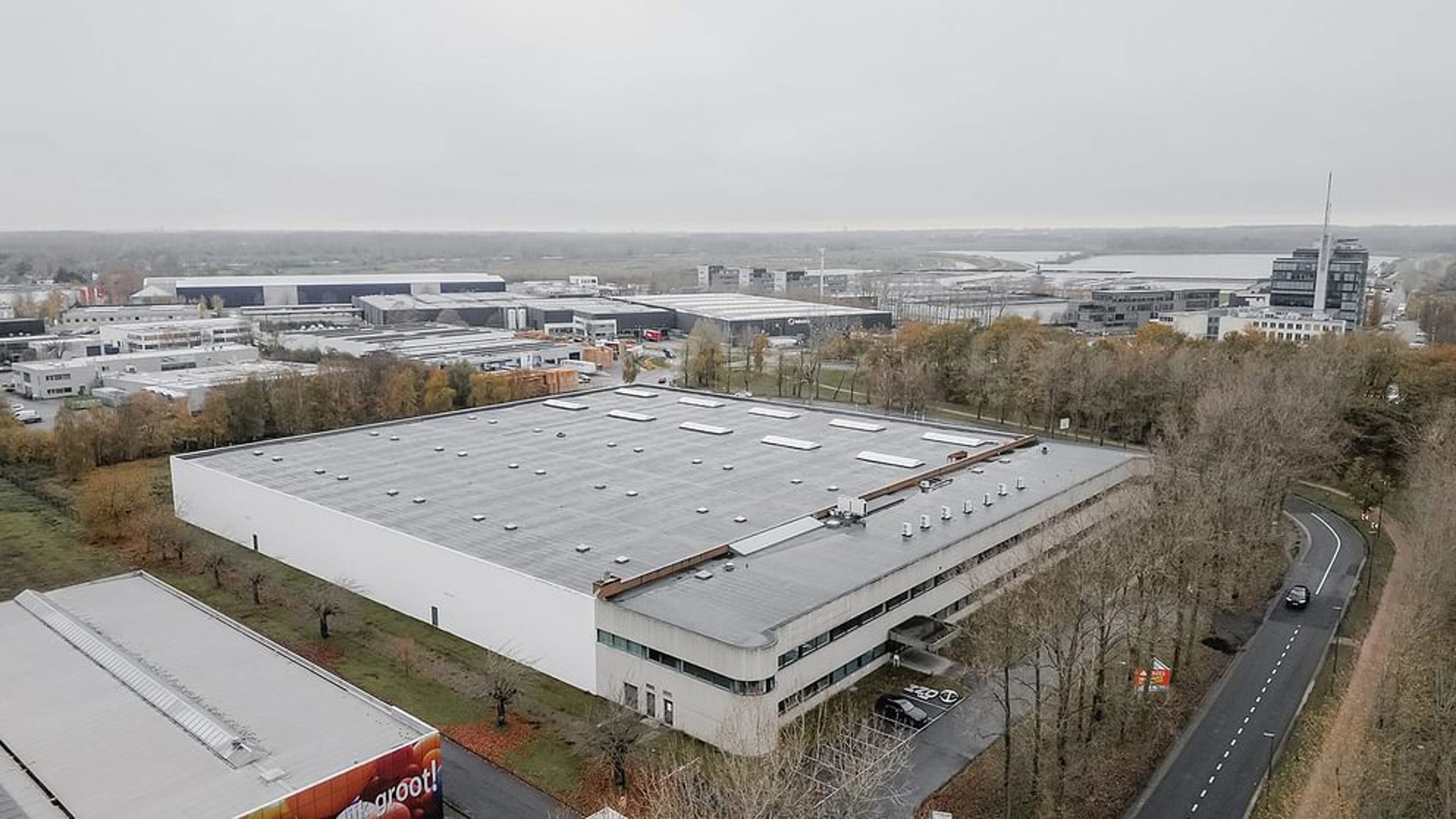 Ruim magazijn 8.691 m² strategisch gelegen langs de E19 - foto 2
