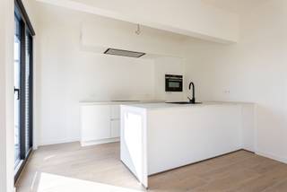 Zoekt u een instapklaar, ruim appartement met twee slaapkamers? Dan hebben een uitstekende opportuniteit voor u gelegen op de tweede verdieping...