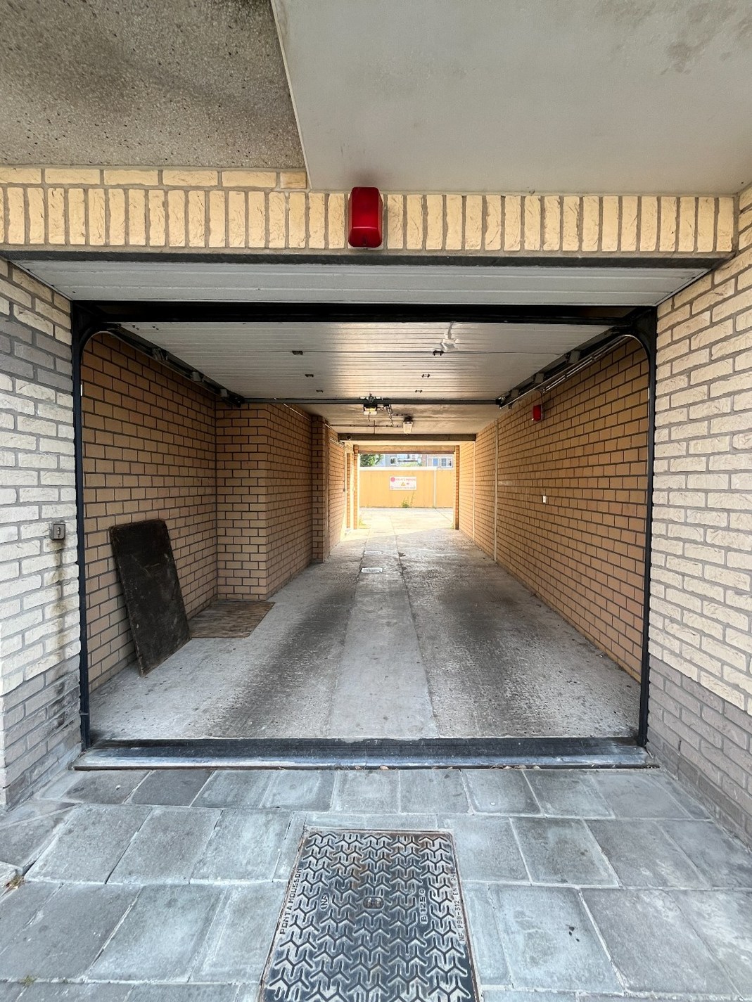 Afgesloten garagebox te Oostende (Vuurtorenwijk) - foto 4
