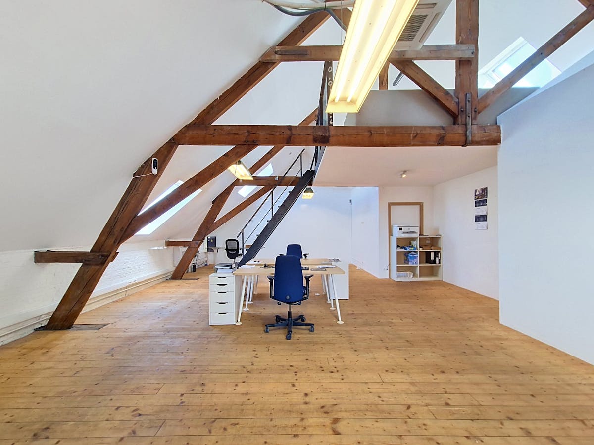 Office (115 m²) for rent at the Eskimo factory site in Ghent - photo 2