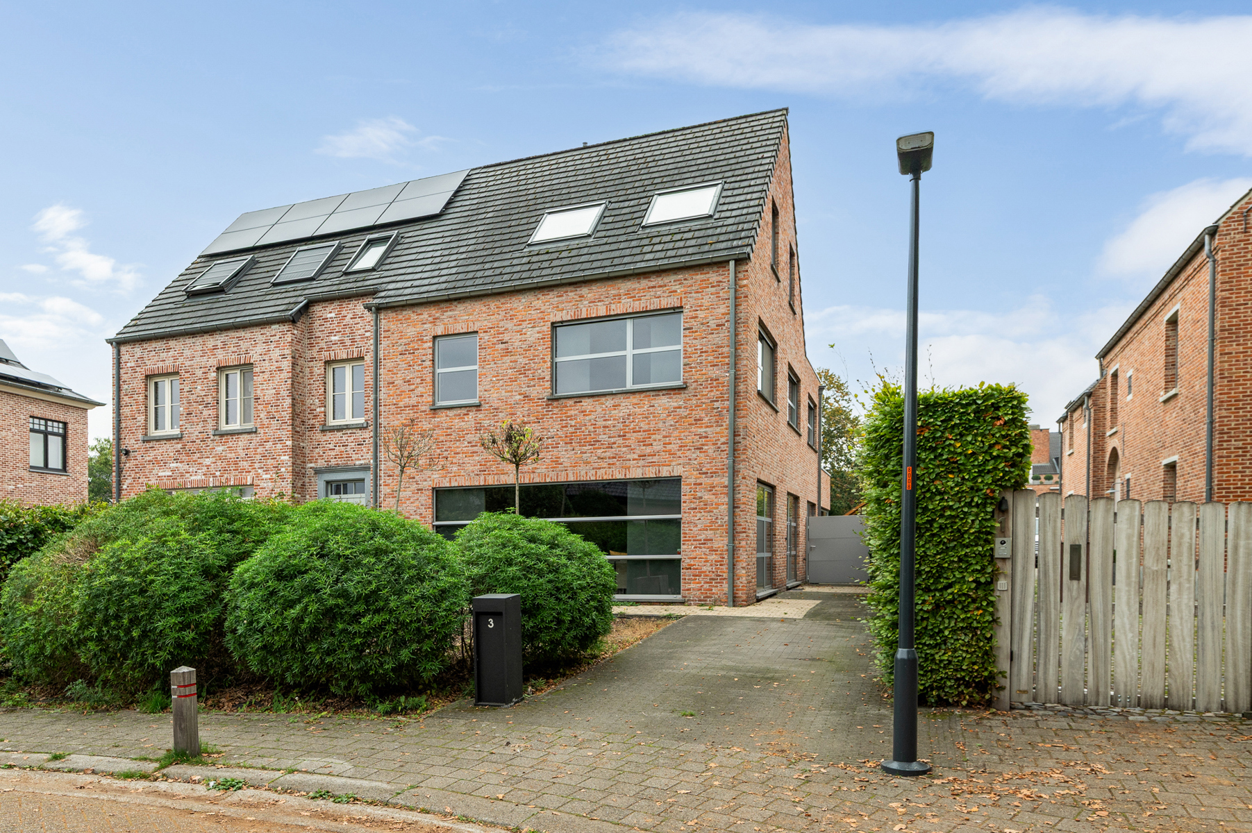 MODERNE WONING met 5 slaapkamers - foto 1