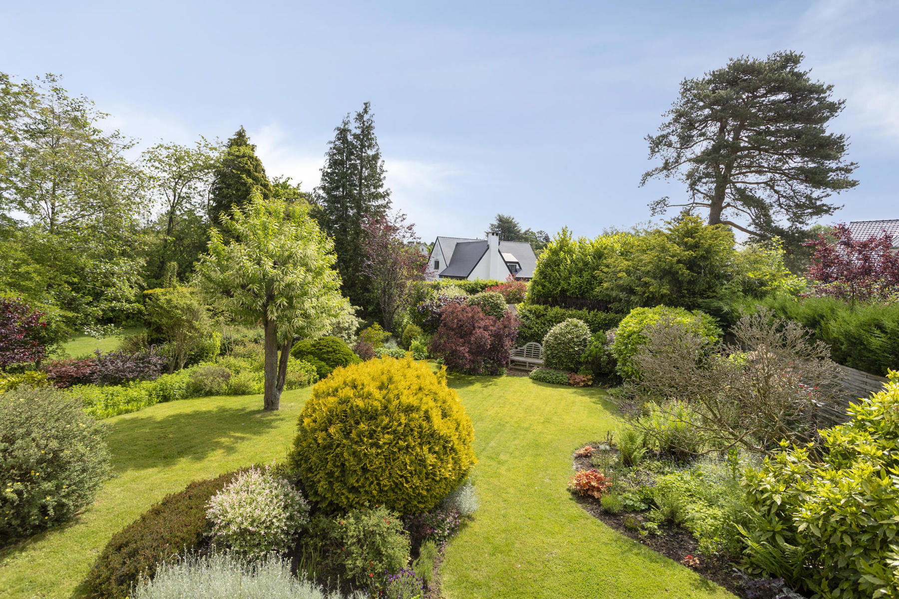 Uiterst residentieel gelegen villa met prachtige tuin - foto 5