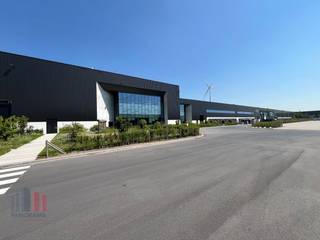 Dit high-end logistiek bedrijfsgebouw ligt in een multimodale gebied op een strategische locatie in de haven van Gent op het...