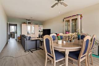 Move-in ready apartment between the center of Schoten the Vordenstein park.Close to stores and schools and easily accessible via public...