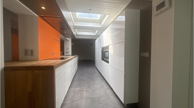 Instapklare 2-slaapkamerwoning met GARAGE, TUIN en ZWEMBAD te koop in Sint-Kruis Brugge - foto 4