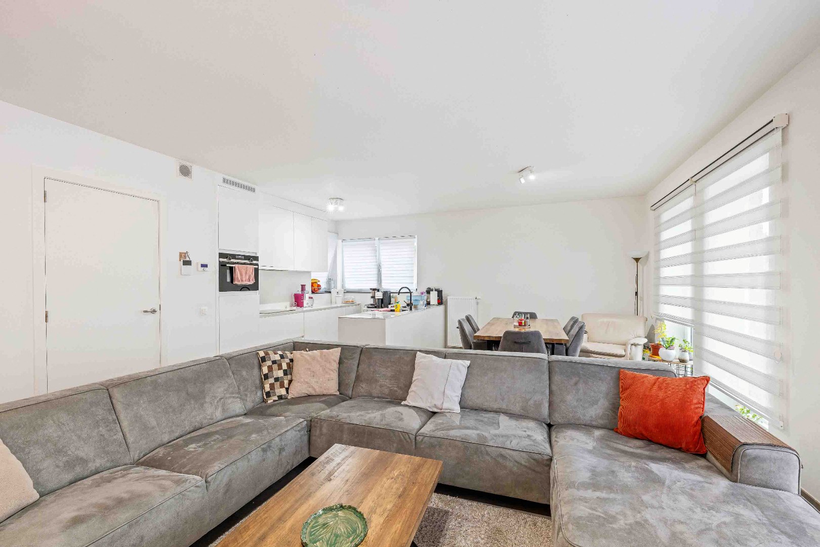 Recent, instapklaar appartement met 2 slaapkamers en ondergrondse staanplaats in Wevelgem - foto 5