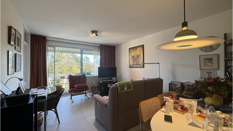 Gerenoveerde SERVICEFLAT met TERRAS en STANDPLAATS te koop in Assebroek Brugge - photo 2