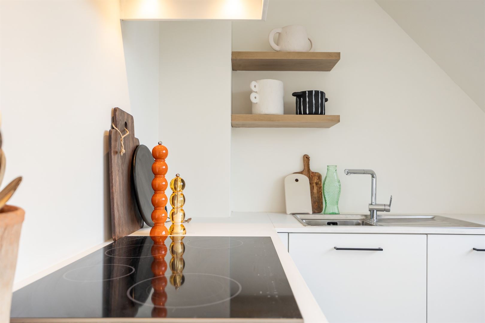 Prachtig dakappartement met 2 ruime slaapkamers te Schoonbroek.  - foto 3