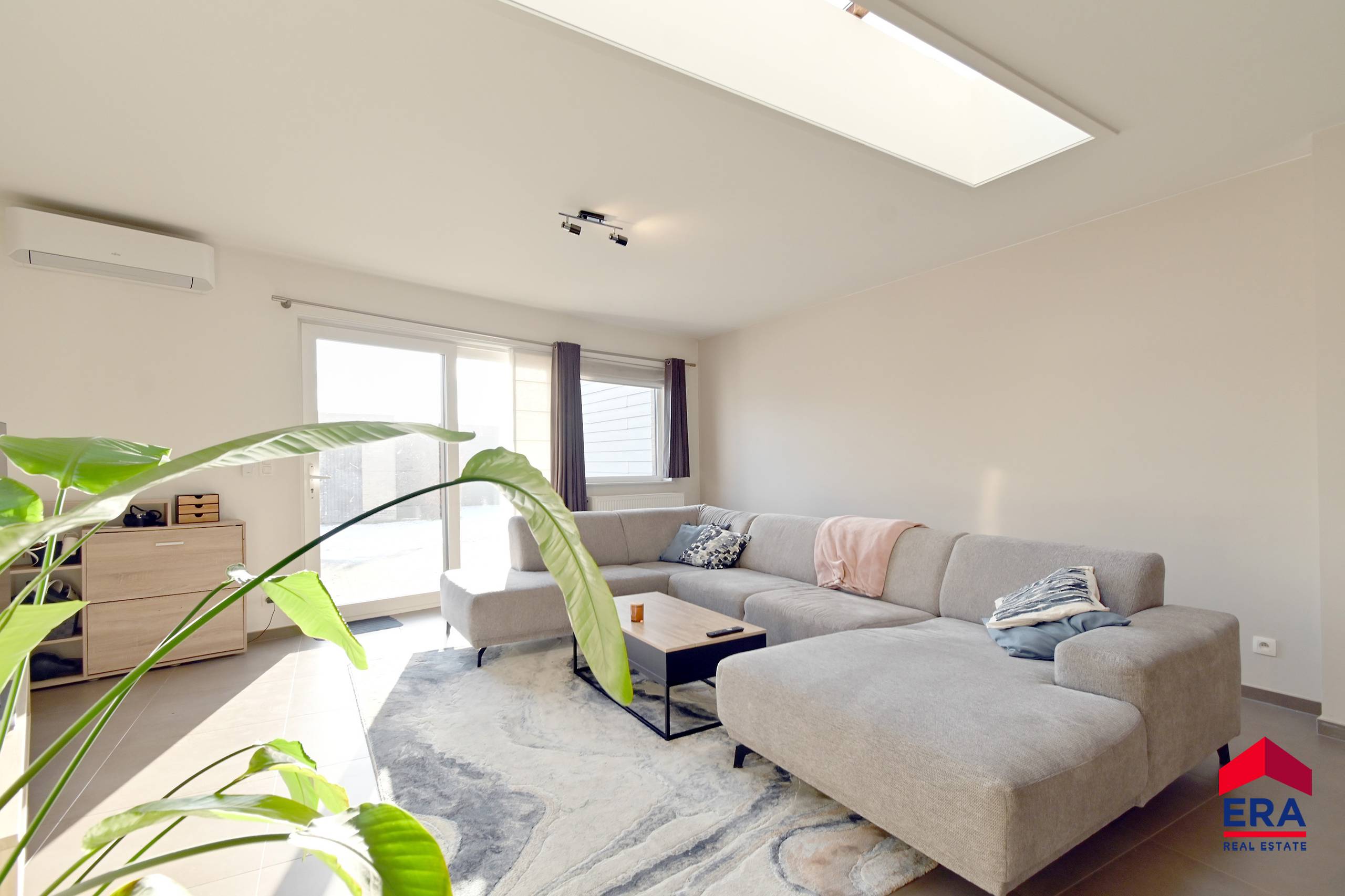 Lichtrijk en instapklare woning in hartje Eeklo te koop. - foto 4