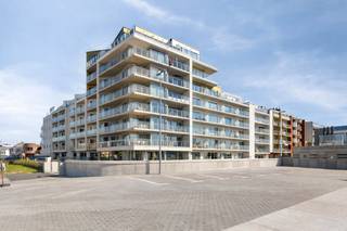 This apartment for sale is located along the Zeebrugge marina in a recent residence (2022). With a living area of 128 square meters, you can...