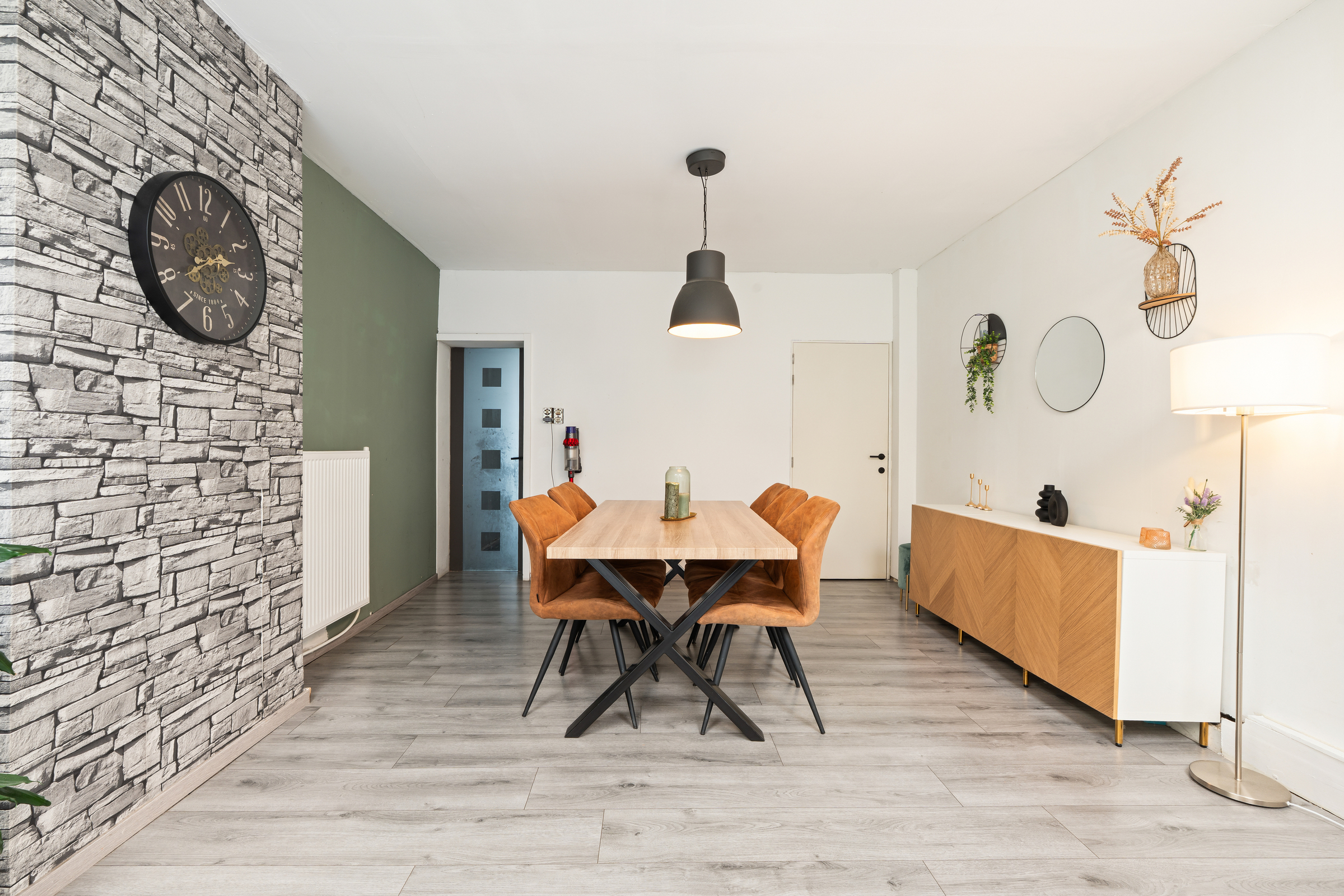 Ruime woning met garage en renovatiepotentieel - foto 2