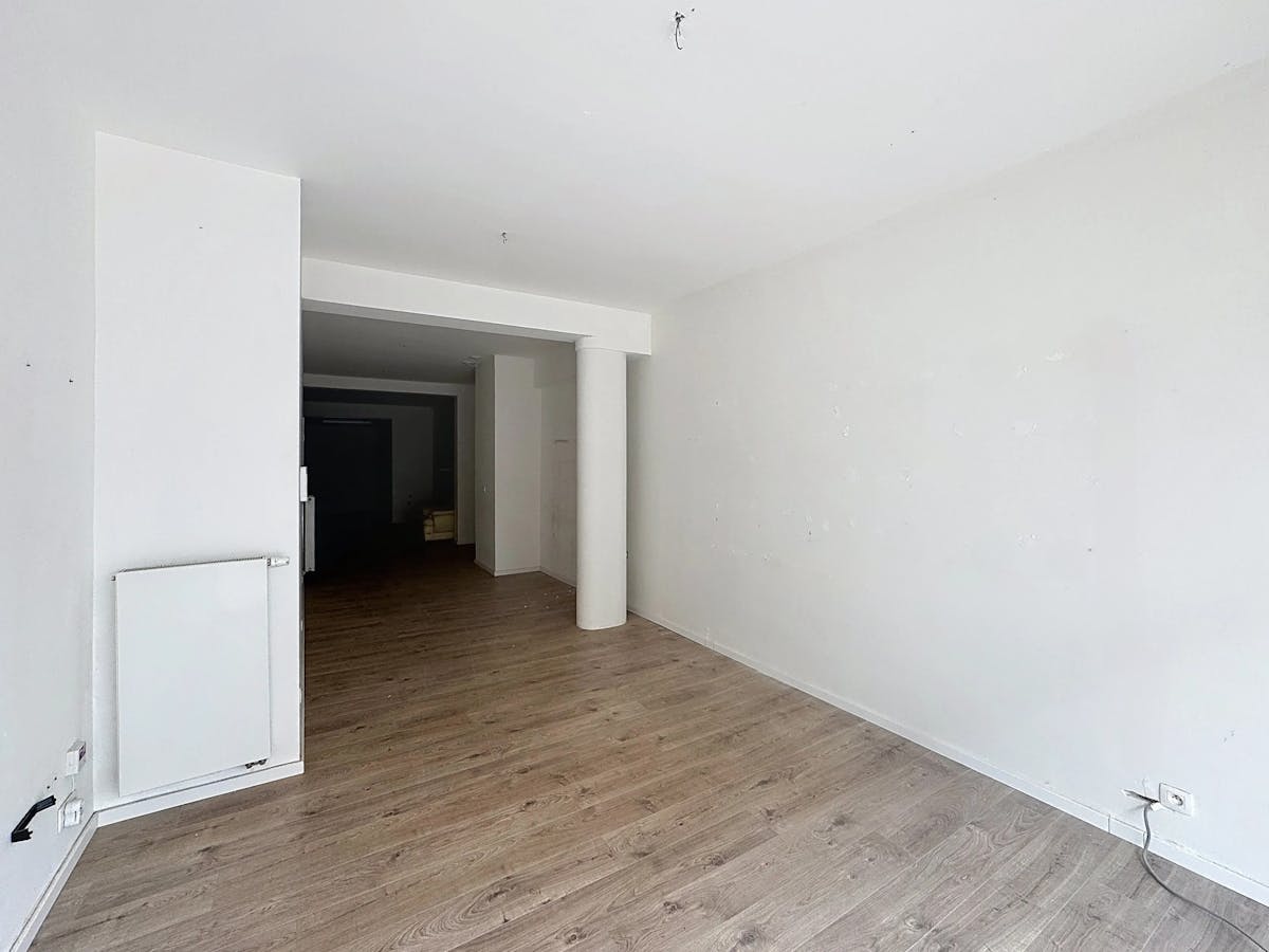 Te huur: Vernieuwd handelspand met toplocatie in Oostende! - foto 5