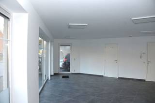 Modern kantoor te huur in hartje Essen! Deze volledig uitgeruste ruimte beschikt over een EPC label B, een eigen parkeerplaats en alle...