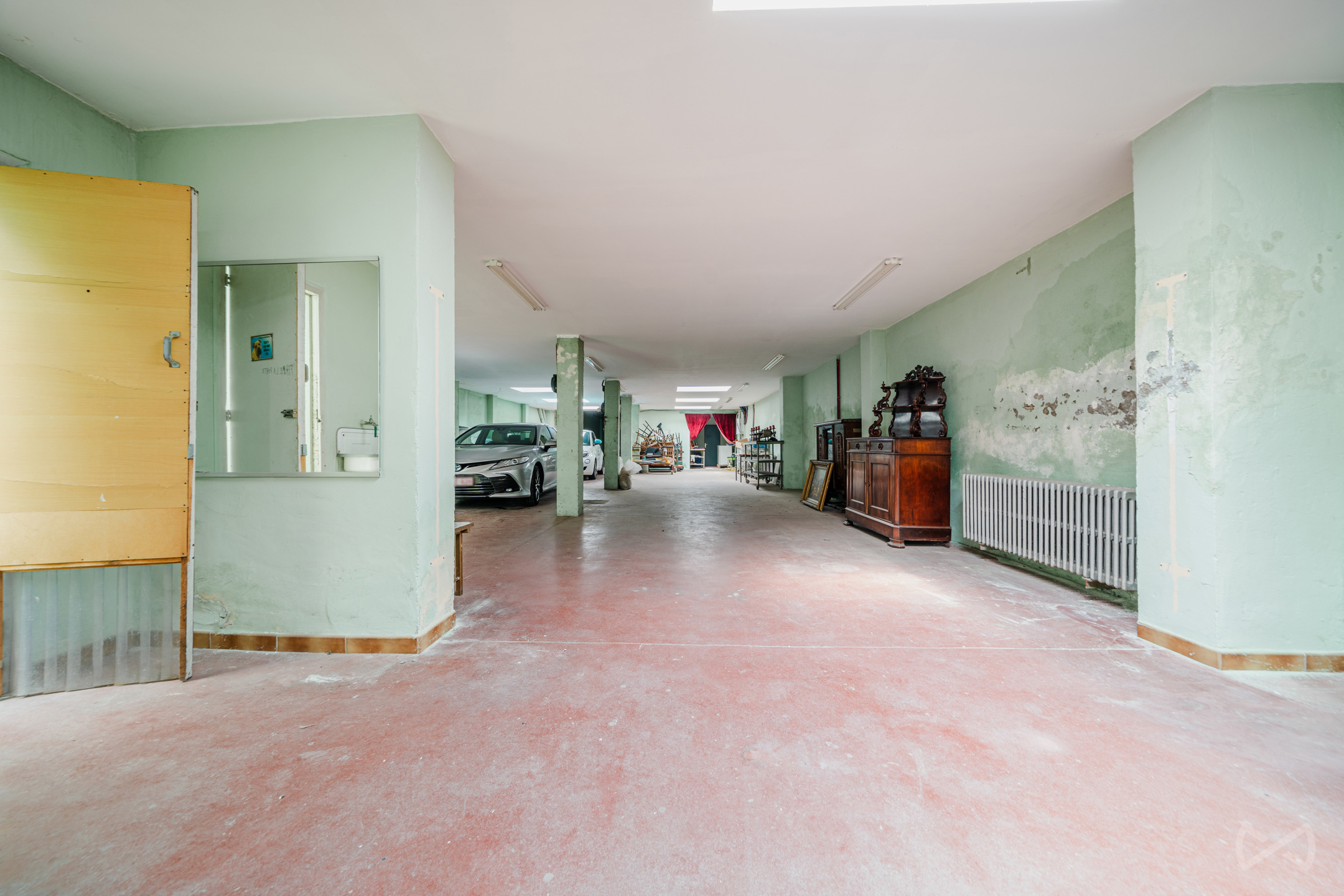 Commercial for sale in Molenbeek-Saint-Jean - photo 4