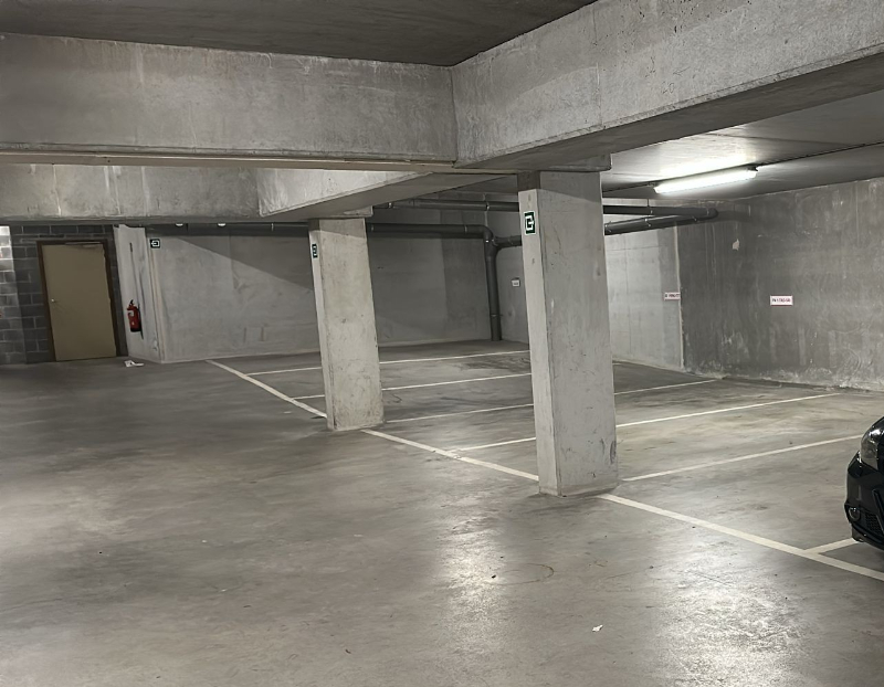 Garage for sale in Berchem-Sainte-Agathe - photo 4