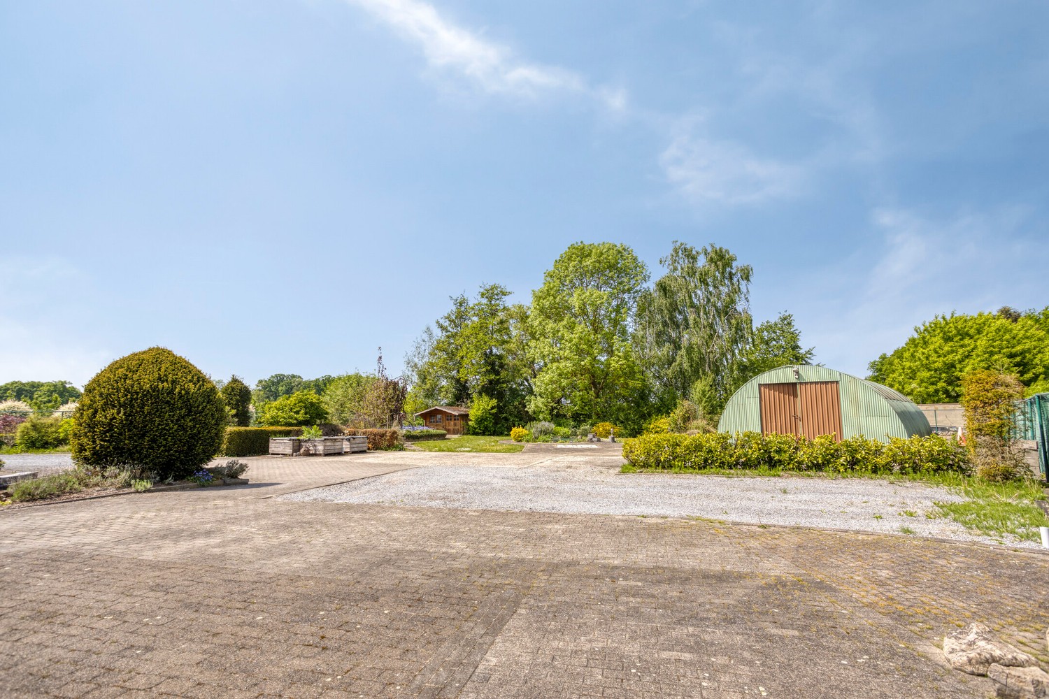 Uniek handelshuis op toplocatie aan de Hasseltsesteenweg in Sint-Truiden - foto 2