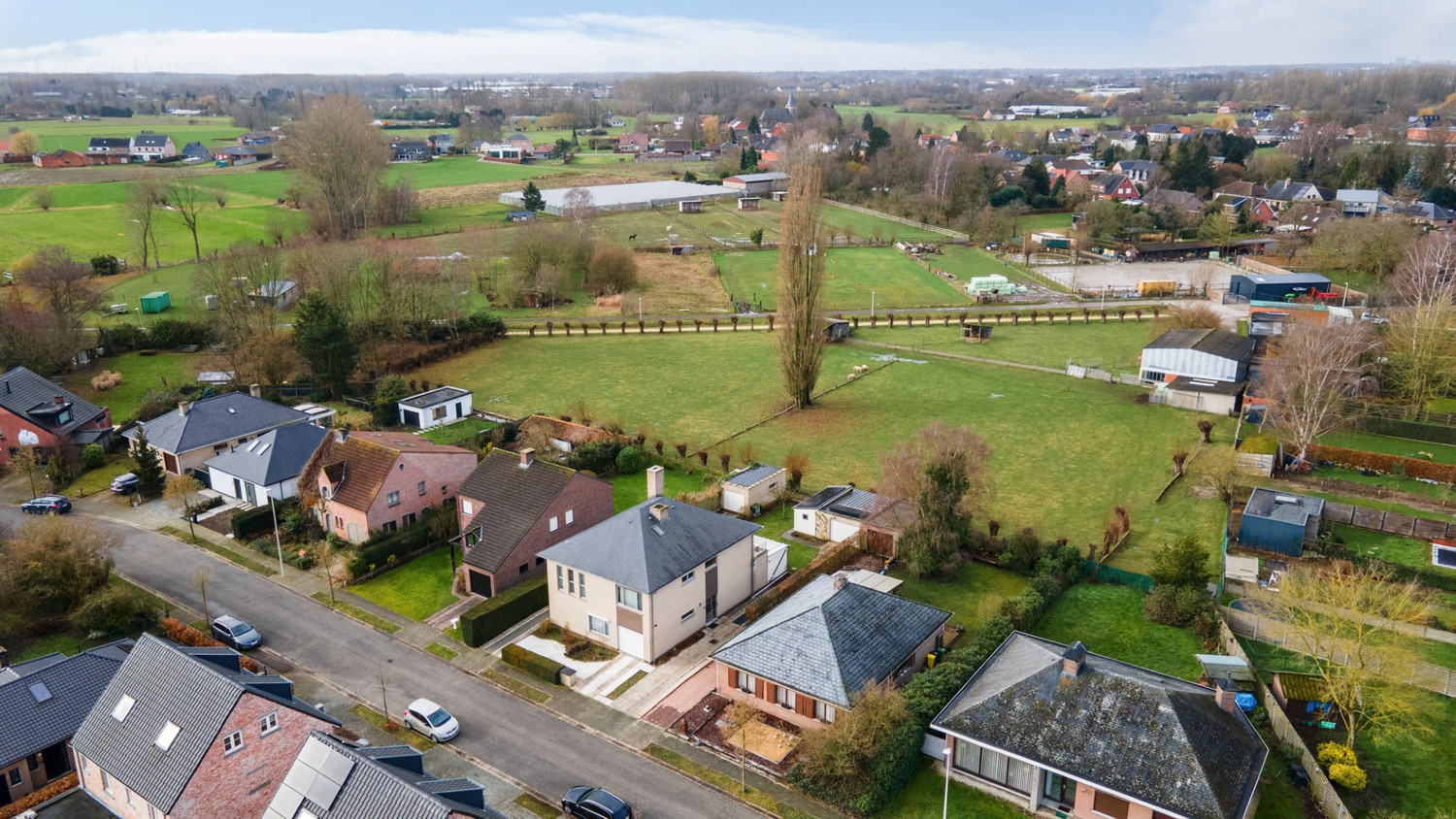 LAAGBOUW VILLA MET 3 SLK, DUBBELE GARAGE EN TUIN! - foto 2