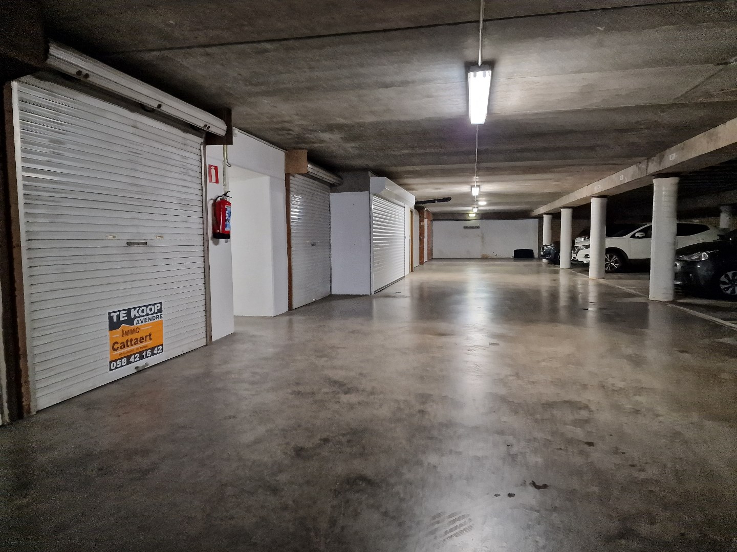 GARAGEBOX 12 TE KOOP GELEGEN ONDER DE RESIDENTIES "WESTLAND &amp; WELLINGTON" VLAKBIJ DE LEOPOLD I ESPLANADE TE DE PANNE - foto 3