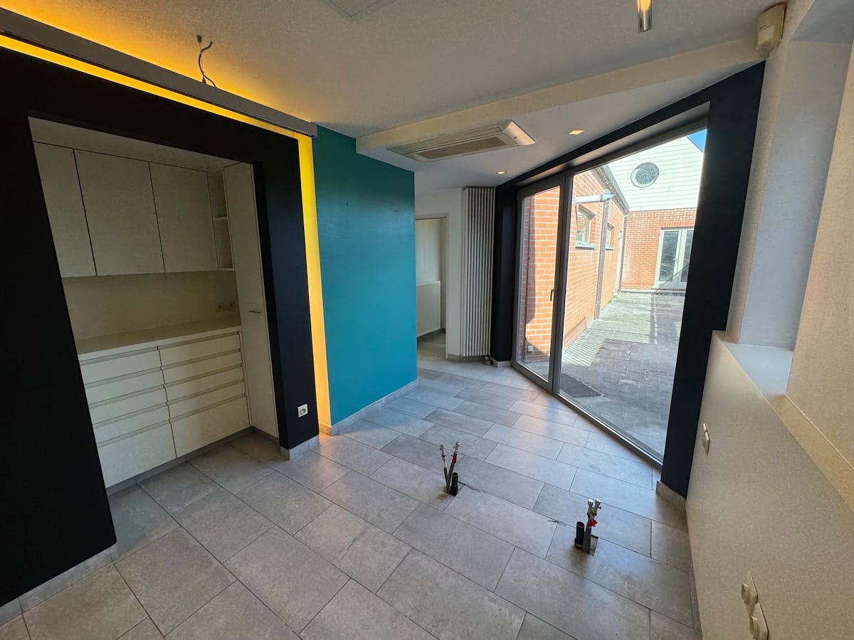 Ready to move in, centrally located store (103m²) - photo 5