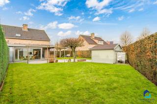 INSTAPKLARE, GEMODERNISEERDE WONING (HOB) MET 3 SLAAPKAMERS OP 5A11CA NABIJ HET STADSCENTRUM VAN TONGERENIn Koninksem (Tongeren) op het nummer 4 in...