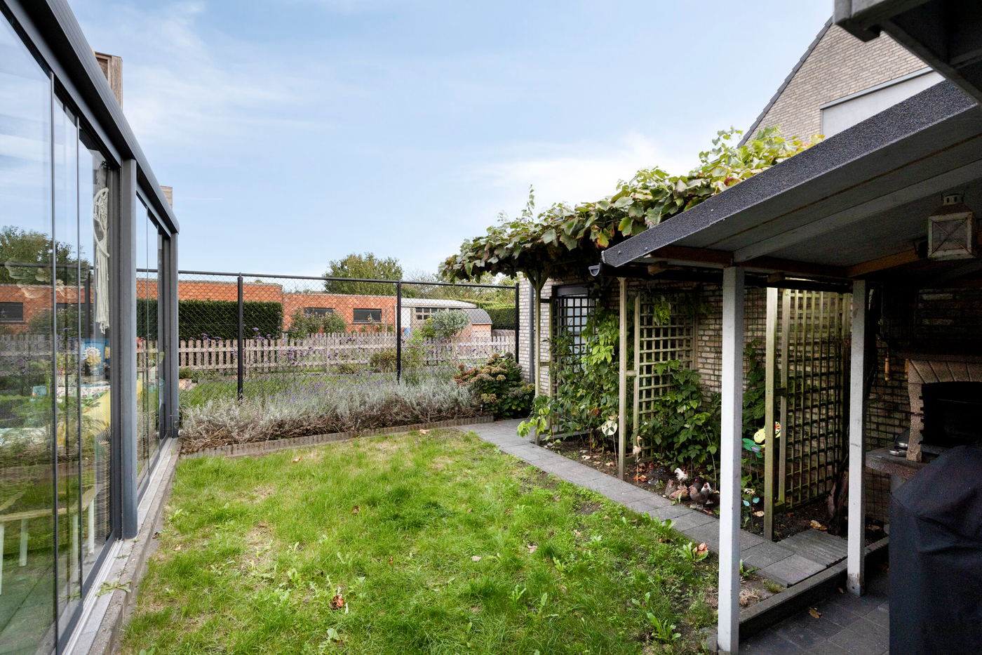 Ruime gezinswoning met 5 slaapkamers, tuinzicht en garage - photo 4