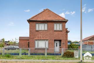 Lommel: Mooie eigendom op perceel van 2925m². * Groot atelier/ schuur van ca. 170 m² * Woning te renoveren * Mogelijkheid tot verkavelen in 3 kavels:...
