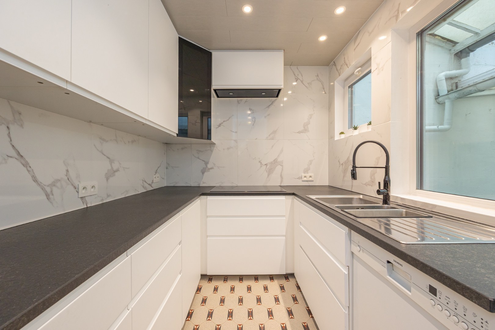 Charmante burgerwoning met stadskoer te Oud-Berchem! - foto 5