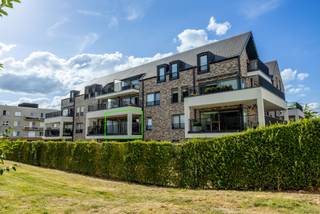 Op de eerste verdieping van Residentie De Markt, midden in het centrum van Zwevegem, bevindt zich dit verzorgde en lichtrijk appartement van...