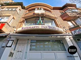 <p><strong>A rare chance to live and work along the Brussels axis.</strong>In the heart of <strong>Ganshoren</strong>, <strong>along the main road to Brussels</strong>, lies a unique opportunity: a <strong>fully equipped restaurant</strong>ready for immediate operation. The <strong>professional kitchen</strong> includes dedicated areas for pastry, hot/cold preparations and a spacious dishwashing zone. A <strong>wine cellar</strong> adds extra character and functionality.</p>
<p>On the first floor you’ll find a <strong>stylish reception area</strong> with restrooms and a meeting room, perfect for private events or business gatherings. The second floor features a <strong>high-end duplex apartment</strong>, finished with premium materials and ideal as a residence.</p>
<p>This property combines <strong>business and living</strong> in a strategic location, with <strong>excellent visibility and accessibility thanks to the Brussels axis</strong>. A rare opportunity for those wishing to start right away and enjoy the comfort of living and working under one roof.</p>
<p>📞 More info via <strong>IMMO STORE – 02/203.03.03</strong></p>