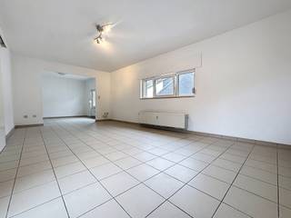 WE INVEST Sud-Luxembourg vous présente ce bel appartement 2 chambres idéalement situé au cœur d’Arlon, à proximité immédiate du centre-ville et...